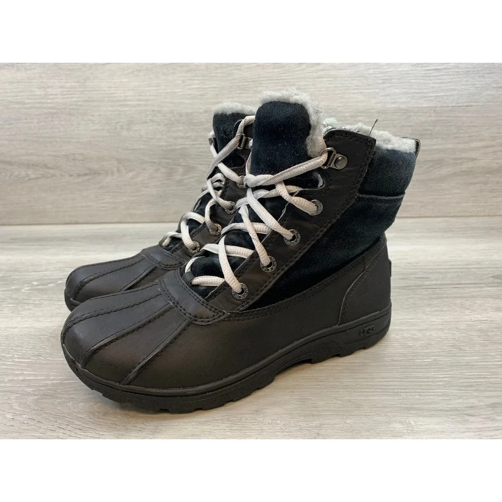 UGG Adirondack III Women's Boots Black Leather‎ Suede Fur Lined Side Zip Shoes